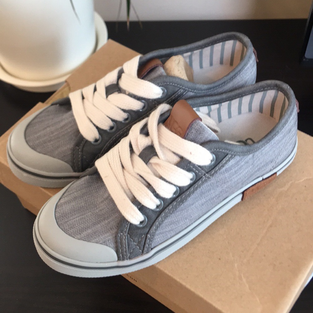 New UGG kids sneakers - Picture 4 of 7